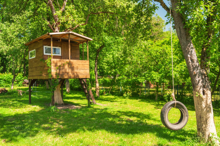 Lire la suite à propos de l’article Une cabane dans le jardin pour ses meubles en bois